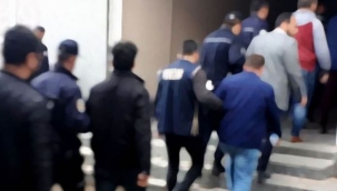 21 POLİSE FETÖ GÖZALTISI