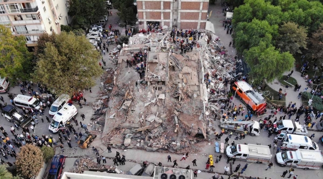 İzmirli depremzede 586 avukata beşer bin lira yardım