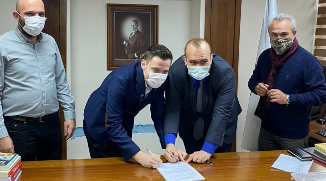İzmir Barosu çalışanları 'Toplu İş Sözleşmesini' imzaladı
