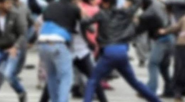 5 Yaralı:'İzmir'de sokağa çıkma yasağında iki aile birbirine girdi'