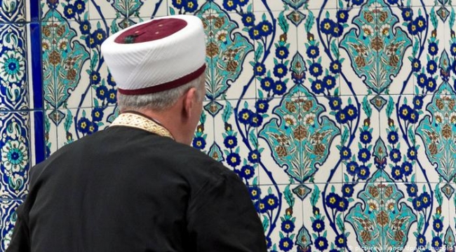Sahte senetle icra takibi başlattı:'Emekli imam ile sevgilisi çok sayıda imamı dolandırdı'