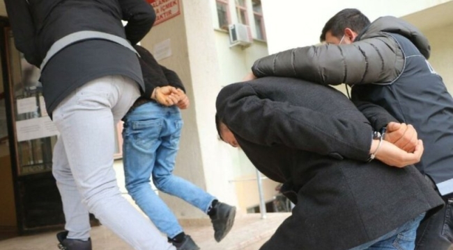 42 Gözaltı:'FETÖ'nün mülki idare yapılanmasına operasyon'
