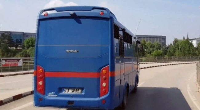 Kız arkadaşını silahla tehdit eden muhtar tutuklandı
