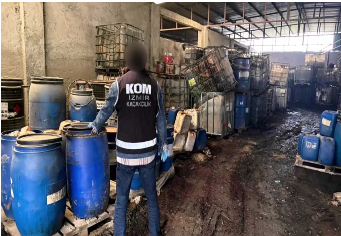 İZMİR 'KOM'DAN ŞOK BASKIN