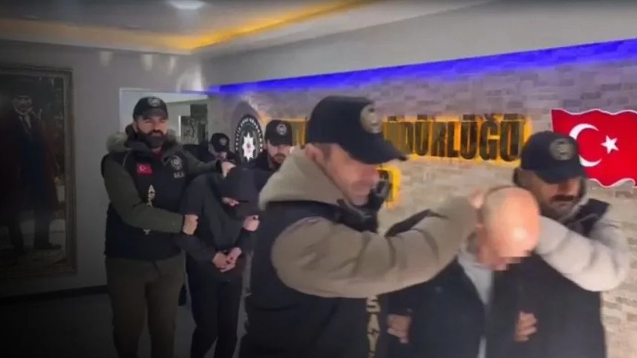 TEKNİK TAKİBE TAKILAN 7 KİŞİ TUTUKLANDI:'İZMİR'DE 15 KADINA ZORLA FUHUŞ YAPTIRAN ÇETEYE DEV OPERASYON'