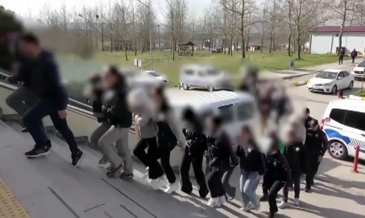 287 MİLYON DOLANDIRMIŞLAR:'SAHTE MEDYUMLARA OPERASYON'