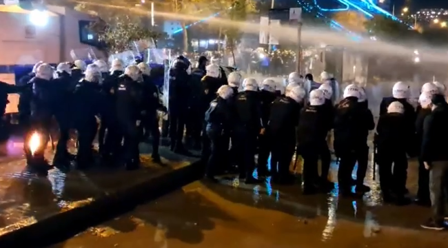 İZMİR'DE BİRİ STAJYER 5 AVUKAT GÖZALTINDA