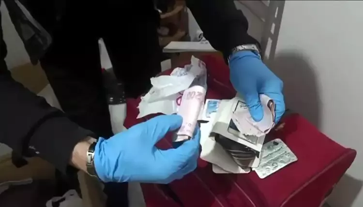 Rüşvet veren 350 kişi aranıyor:'Kapıkule rüşvet operasyonunda 38 gözaltı'