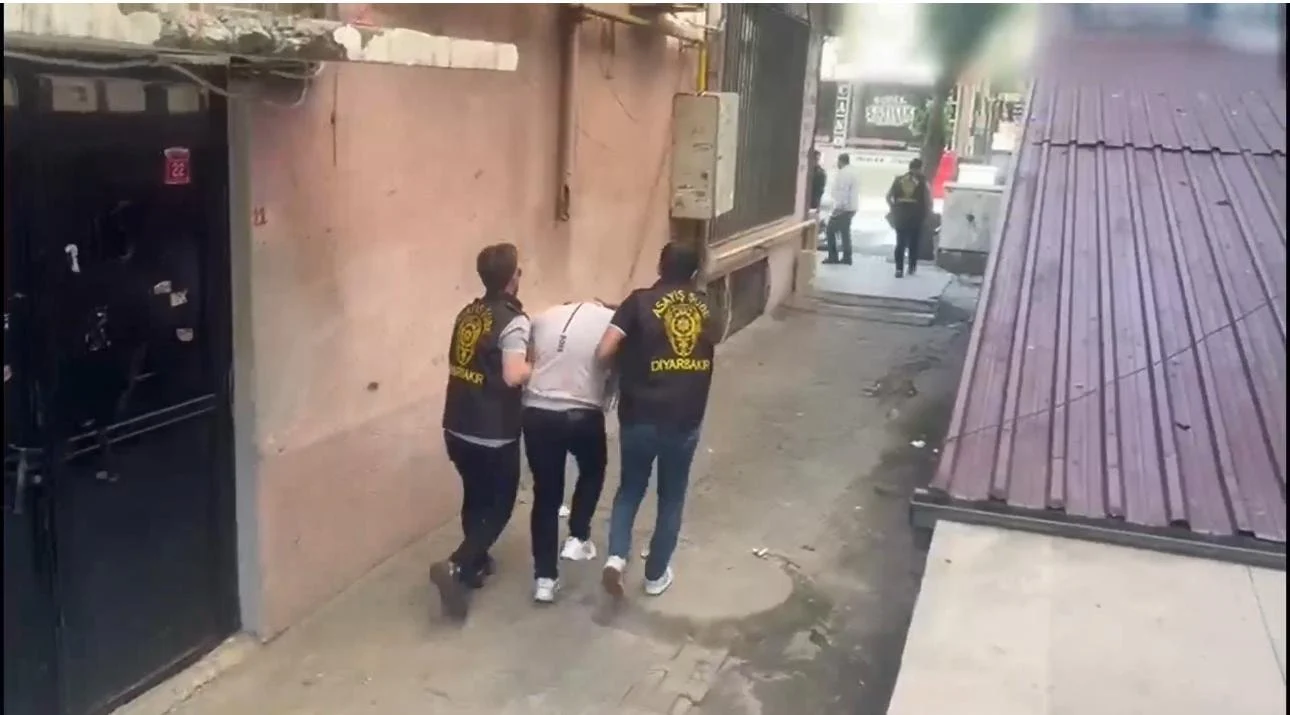 Polislere 'beybi' müşterilere 'koli' diyorlarmış!'Fuhuş çetesine Pandora operasyonu'