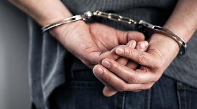 40 GÖZALTI:'İZMİR MERKEZLİ 6 İLDE FETÖ OPERASYONU'