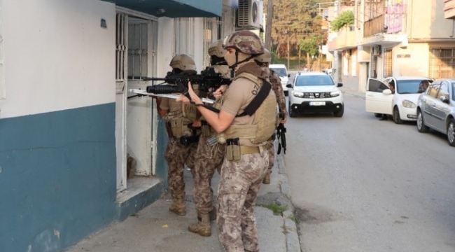 231 ADRESE EŞ ZAMANLI OPERASYON:'CASPERLAR SUÇ ÖRGÜTÜNE OPERASYON'