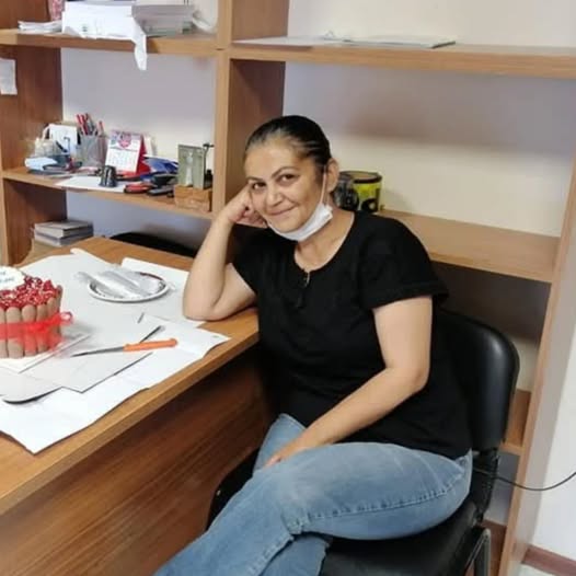 İZMİR ADLİYESİ ÇALIŞANLARI ŞOK ÖLÜMLE SARSILDI