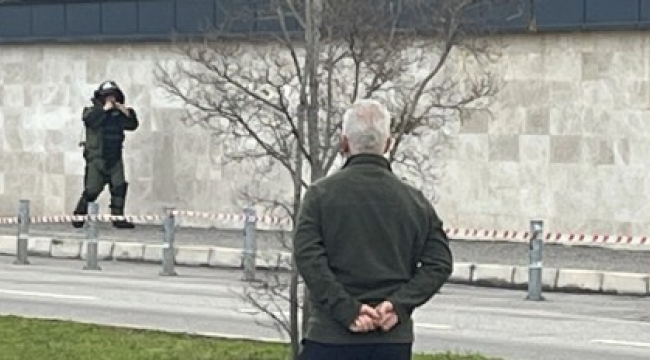 Fünye ile patlatıldı:'İzmir Adliyesinde bomba paniği'